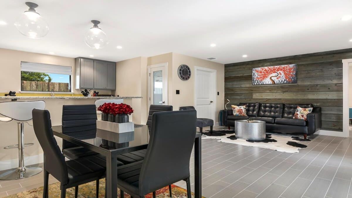Blumenhaus Sleeps 6 Full Kitchen Plus Hot Tub Fredericksburg Exterior photo